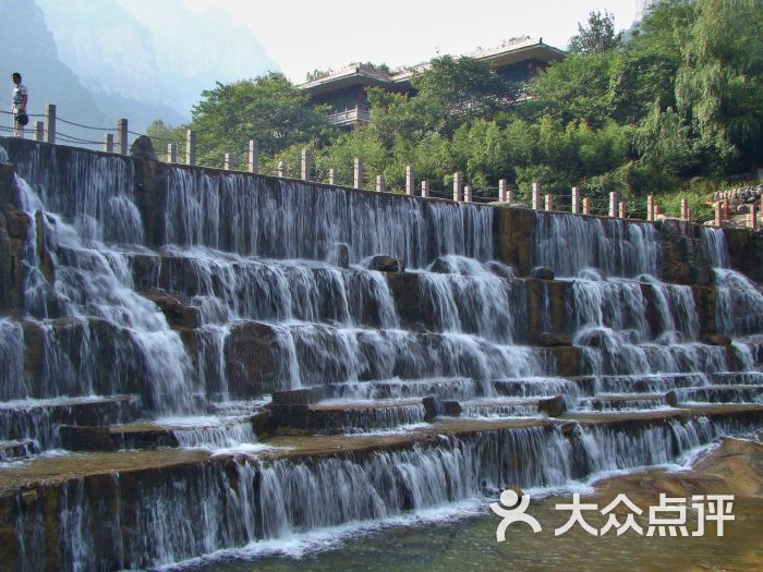 桃花湾瀑布图片 - 第1张