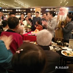 仓山区  仓山万达  阿弥陀佛大饭店珍素自助餐厅  当天晚上有一个老人