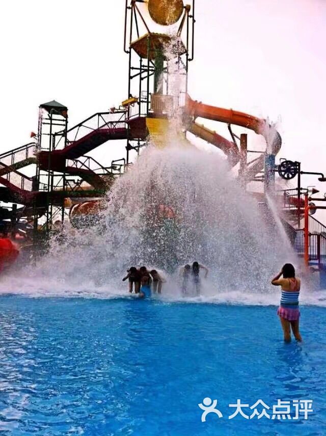 阿酋湾水上乐园