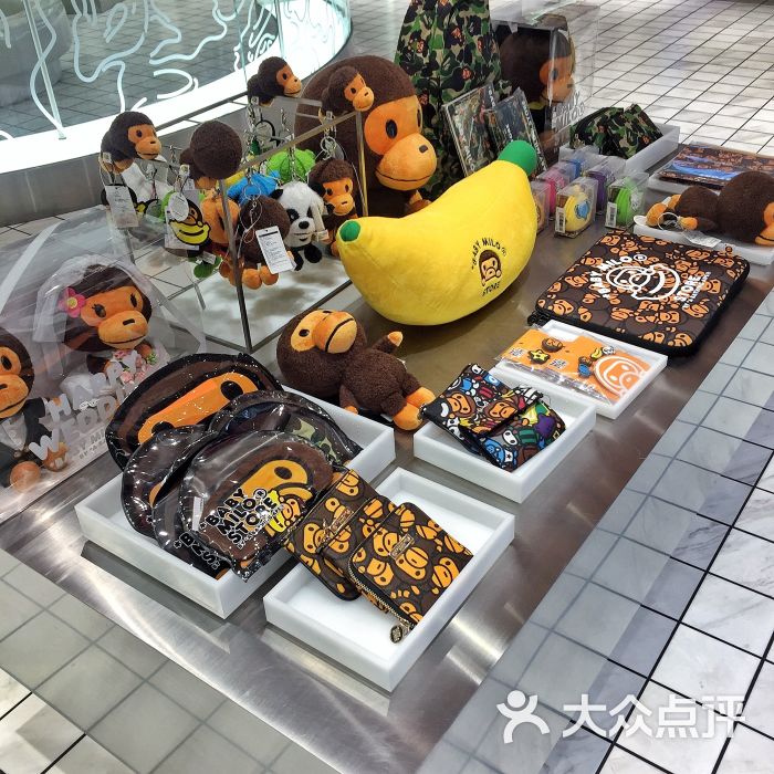 bape store(迪士尼小镇店)图片 - 第3张