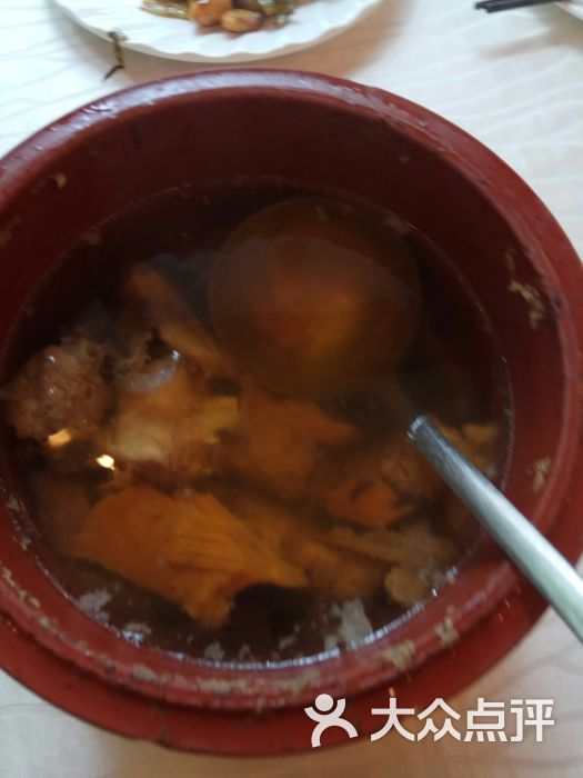 五指毛桃炖龙骨汤