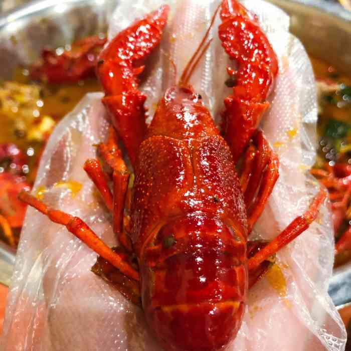 「十三香麻辣小龙虾「田鸡」非常推荐,10年前这里还是大排档的时候