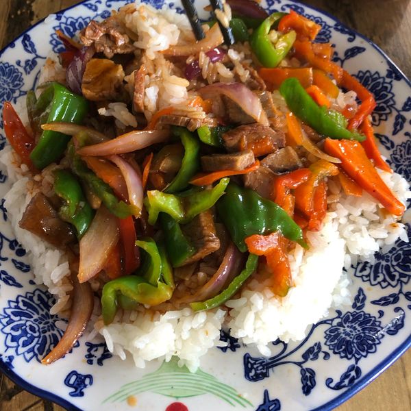红烧牛肉盖浇饭
