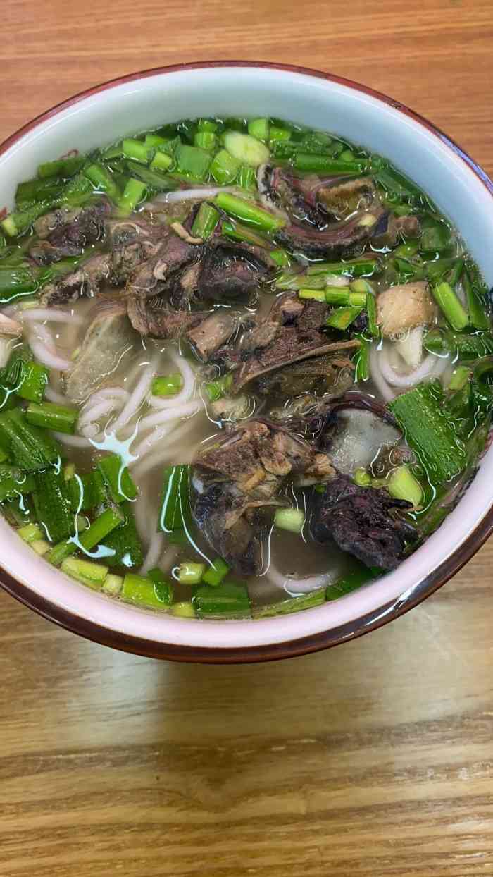 什夹婆乌鸡米线-"第二次来吃这家家米线了,乌鸡,米线,酸菜.