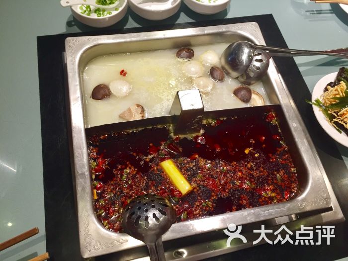 海底捞火锅(方庄蒲方路店)红油清汤鸳鸯锅底图片 - 第1张