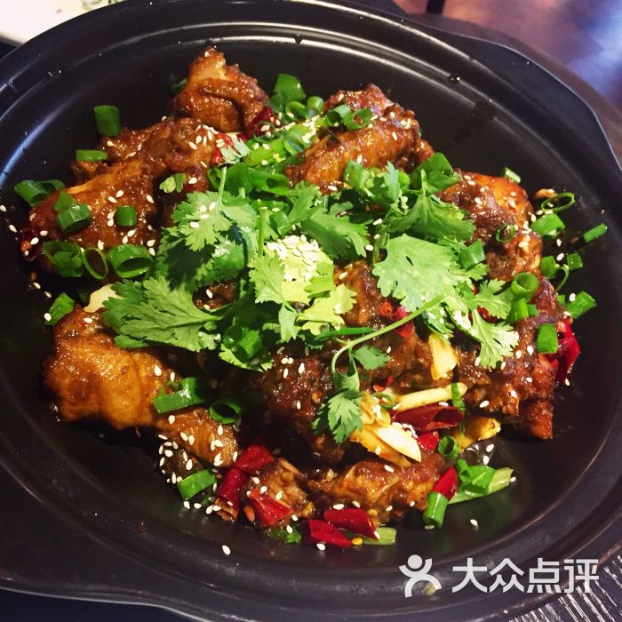 秘制鸡翅排骨锅