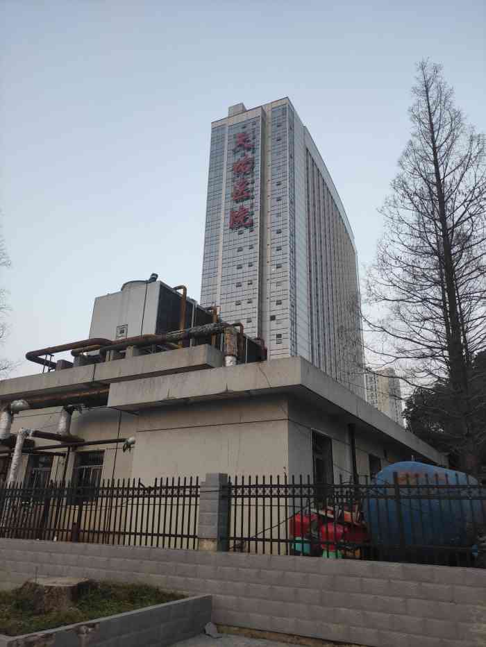 武汉科技大学附属天佑医院停车场