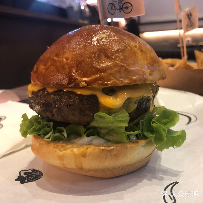 美式牛肉芝士汉堡