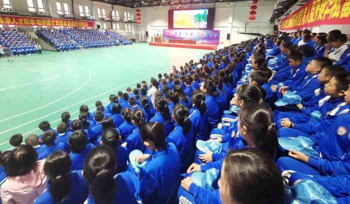 松雷中学-"松雷中学是哈尔滨最好的私立中学之一,分初