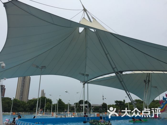 汉口江滩游泳池图片 第3张