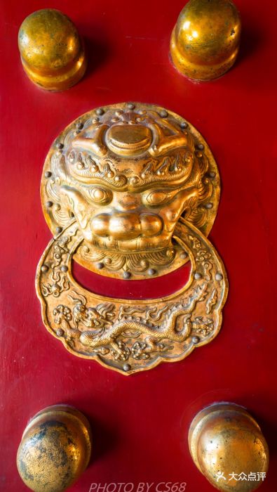 故宫,旧称紫禁城,是明清两代的黄家宫殿。.-故