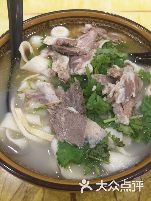 回头路过这家面店点了小碗白切羊肉烩面.