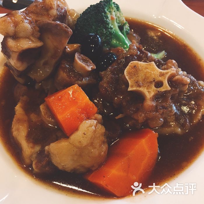 红酒烩牛尾