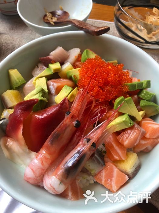 工作人员服务热情,食物精致,食材新鲜,最.-水