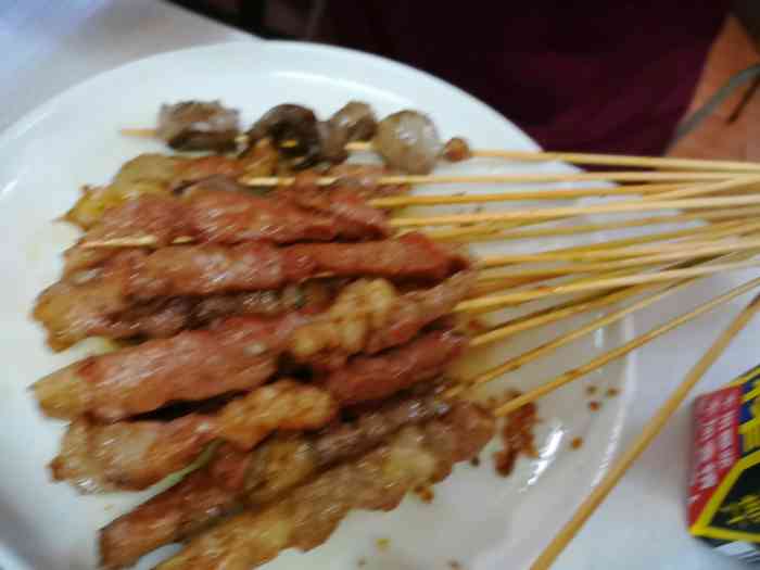 味道杠杠的…….特别是鸡胗,猪肉串.份量足