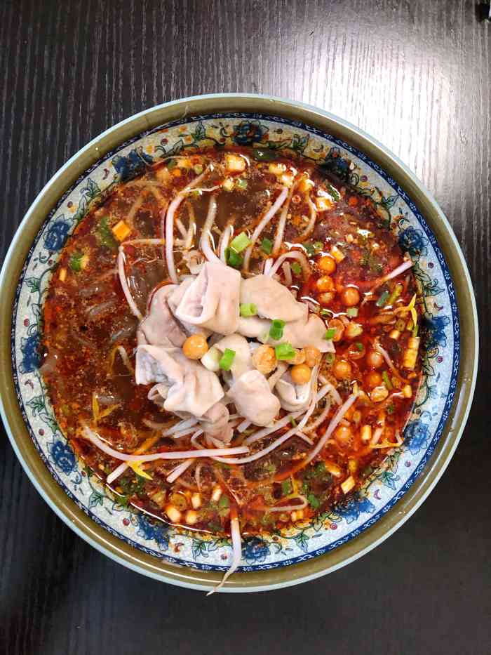 老成都冒节子肥肠粉-"今天去拿快递,看见快递公司旁边