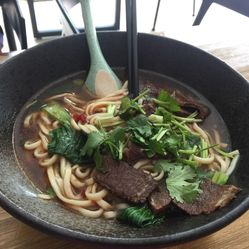 星空体育如何制作双椒鸡捞面