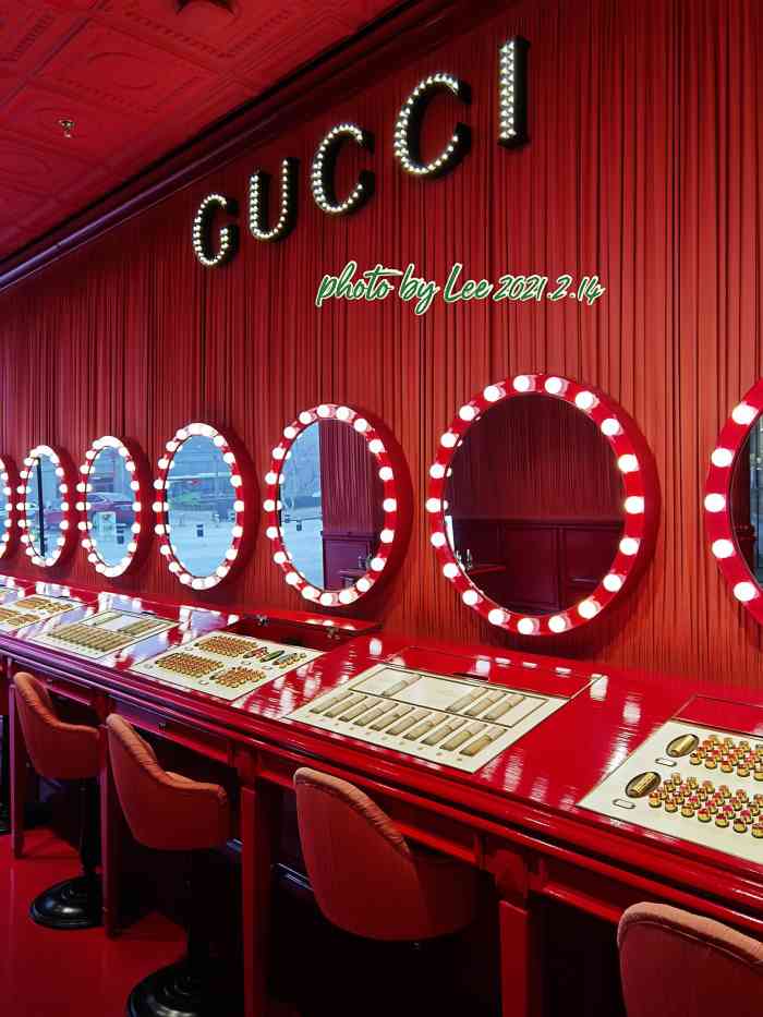 gucci(skps店)-"位置在一楼的门口 彩妆在家居的对面