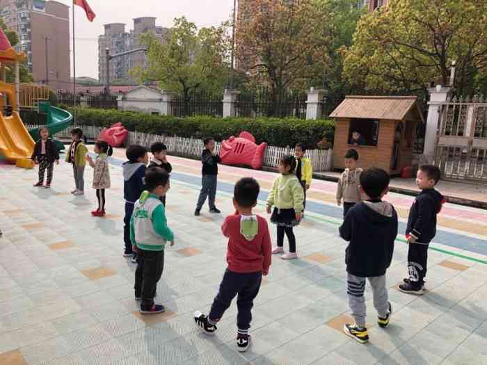 望族苑幼稚园-"这个幼儿园的托班某徐姓老师非常差,表面上.