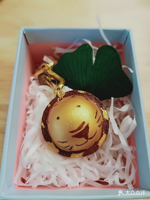 会员接待的地方在海底捞的隔壁。估计是白天