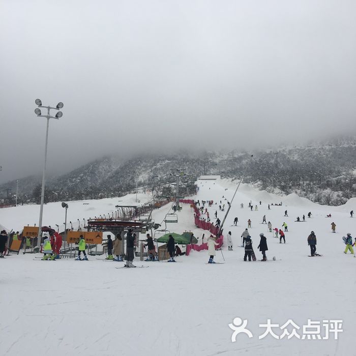 西岭雪山滑雪场