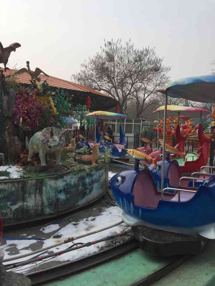 陶然亭公园北门儿童游乐场