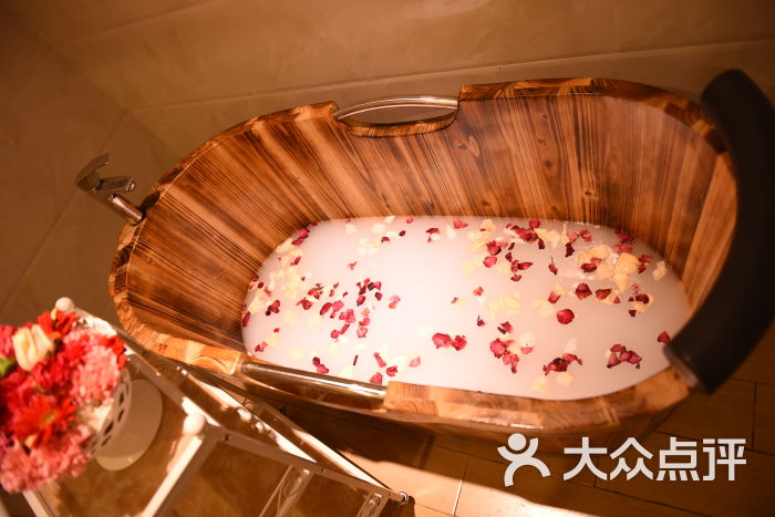 怡生坊美容店牛奶泡浴图片 - 第2张