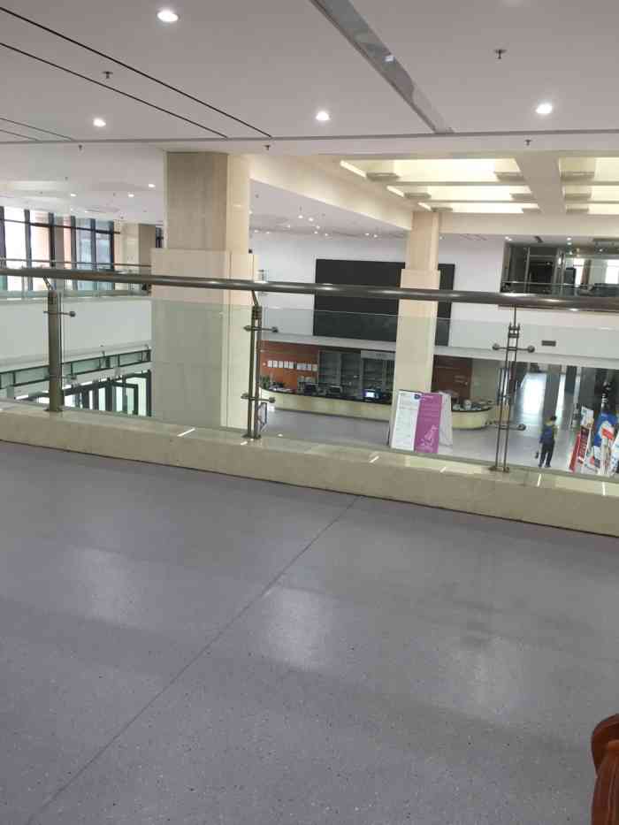 中国医科大学图书馆-"特别好了,就是有地插就更好了,5