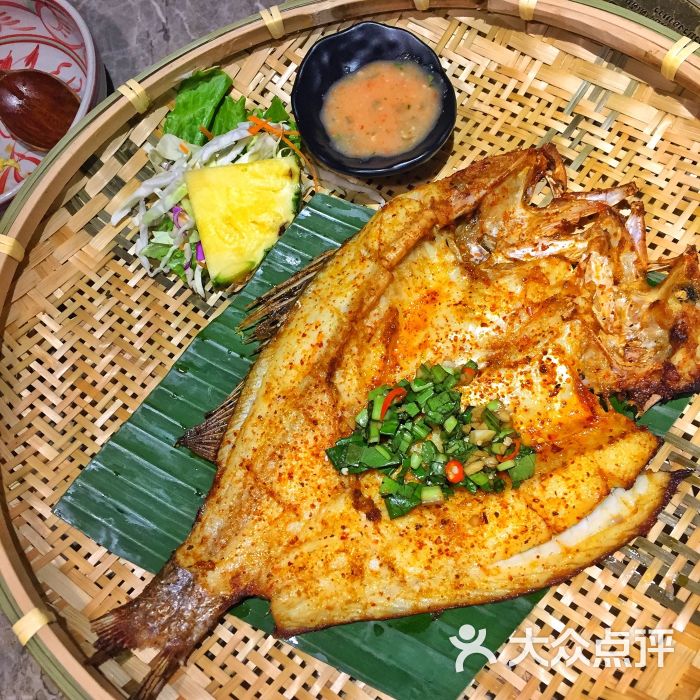泰国清莱特色辣香烤鲈鱼