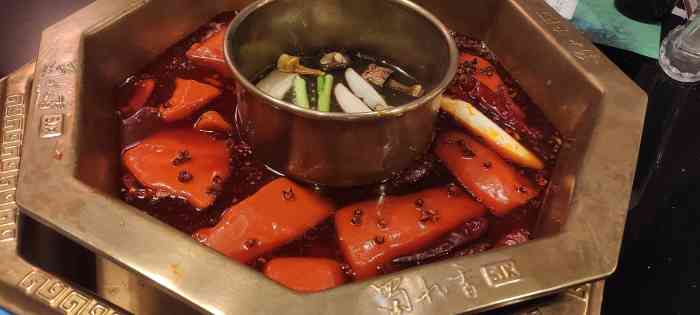 马尔康蜀九香火锅店-"刚到马尔康有点冷选择吃顿火锅