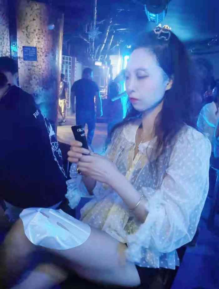 昔唐sitong bar"天津老牌的酒吧之一了,外国人比较多.位置.