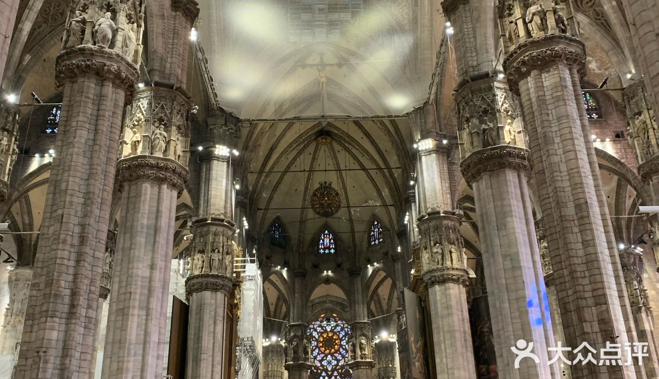 世界上最大的哥特式建筑米兰大教堂