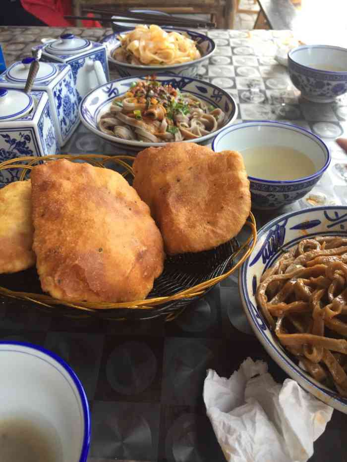 油坨子烩菜(美食街店)-"油坨子,油炸制而成的面食.的.