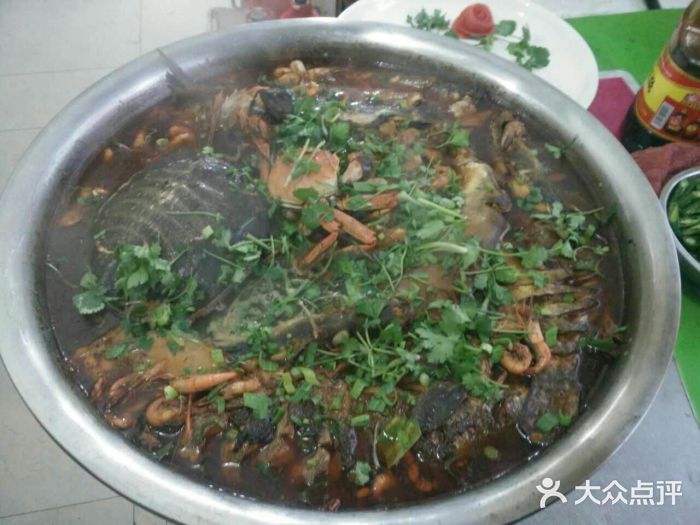 溱湖一锅鲜(一网打尽),招牌菜溱湖鳗鱼,野生翘嘴鱼