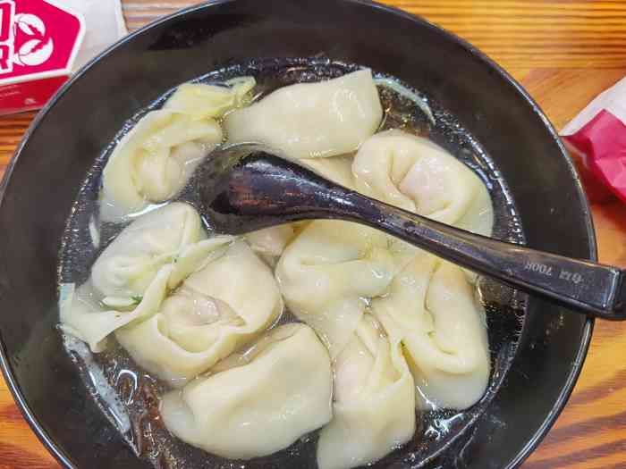 薛姐薄皮馄饨「全家福大馄饨」很好吃,第一次吃了个汤的.