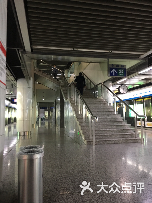 新模范马路-地铁站图片 第13张
