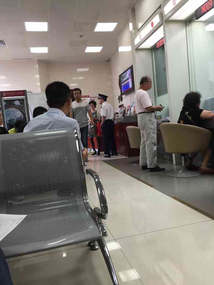 中国银行(白丽生活广场店)-"来附近看电影.小伙伴说要