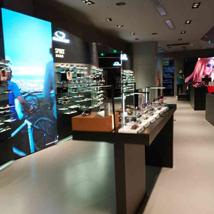 oakley(万达广场店)-"不久前去买了一付欧克利骑行眼镜,产品正宗.