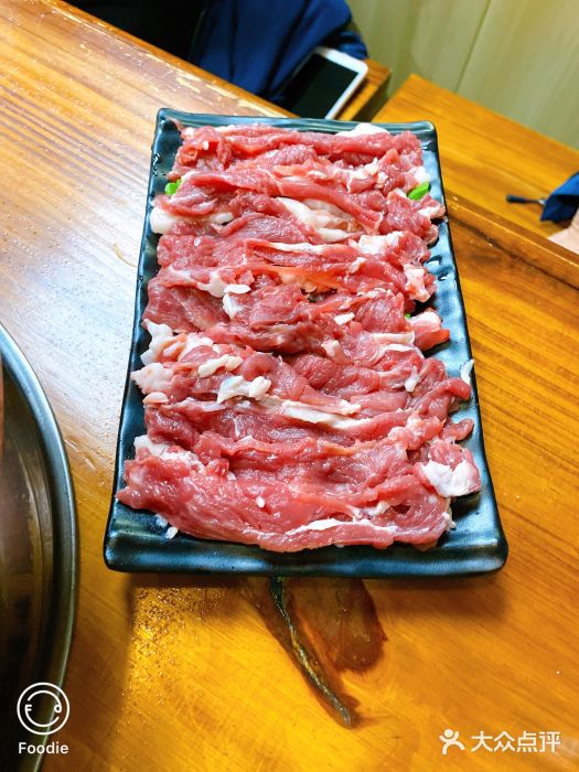 老北京铜锅涮肉手切鲜羊肉图片