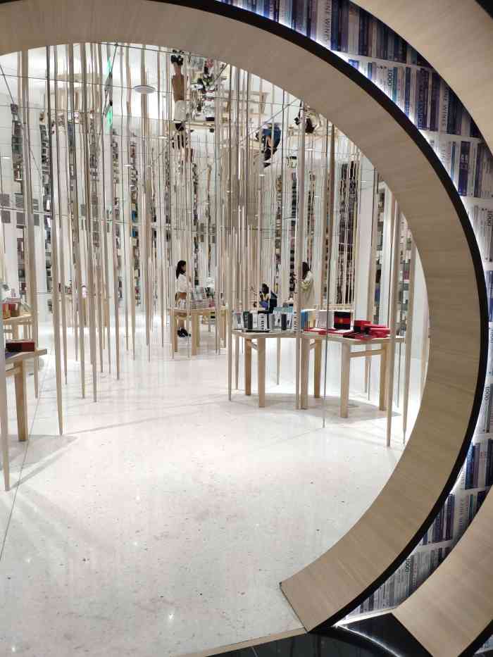 钟书阁(北京老佛爷百货门店)