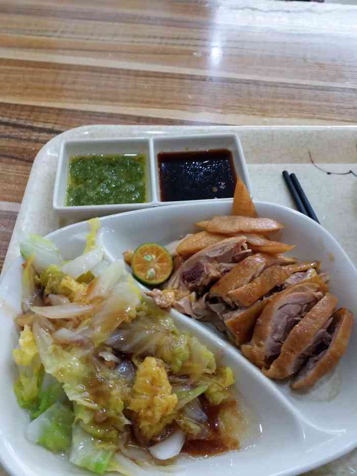 嫩,每份必备菜和汤还有萝卜干,白饭因白切鸡快餐白切鸡快餐图片真实