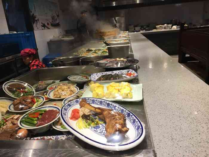 鸿喜饭堂(东站店)-"临安的鸿喜饭堂可是隔一条街就有一家.真的.