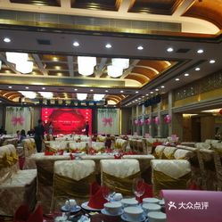 东江鸿星海鲜酒家(艺都店)  公司年会,在沿江路东江鸿星海鲜酒家举行