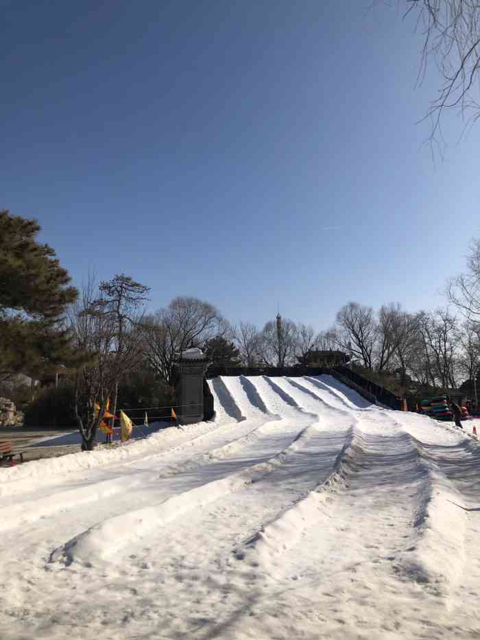 盛世南宫冰雪嘉年华-"已经很多年没有来过这里了,往日的繁华不在.