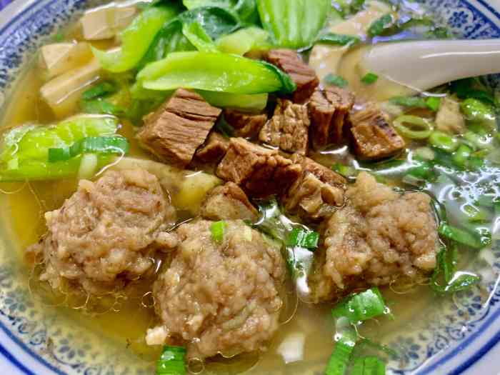 清真郑家丸子烩菜-"中午吃还不错 有汤有菜有肉 牛肉挺烂 汤.
