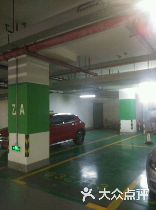 正大乐城地下停车库图片 - 第1张