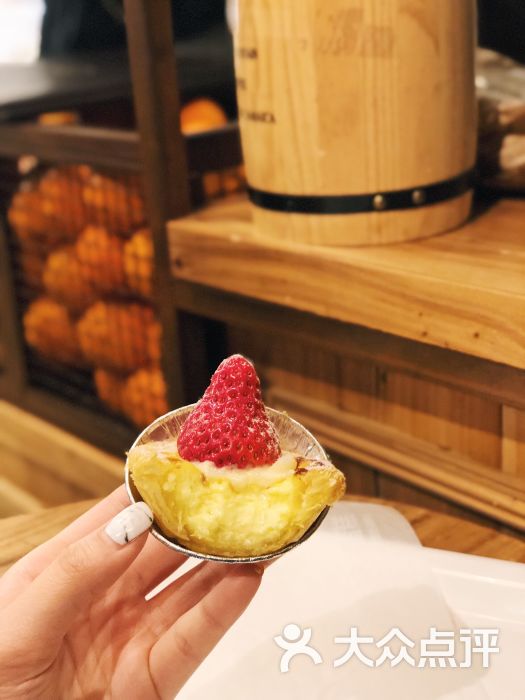 可莎蜜儿:服务真的很好。订生日蛋糕18点之.杭