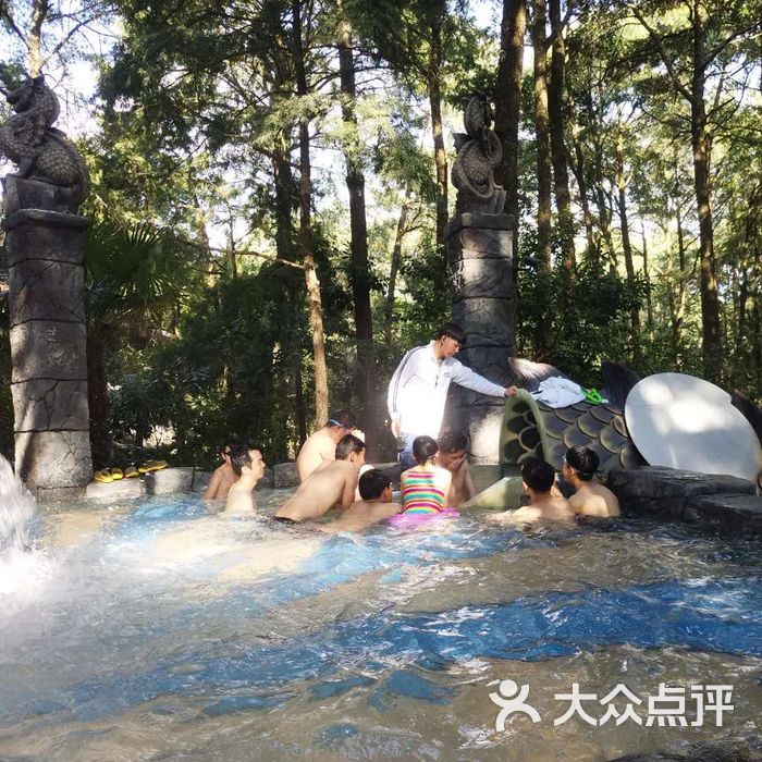 汤池热水河温泉spa会所