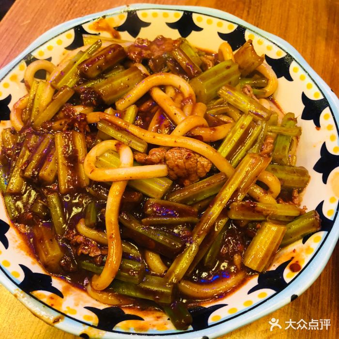 urumqi辣风芹新疆料理酱香牛肉炒米粉图片 第216张