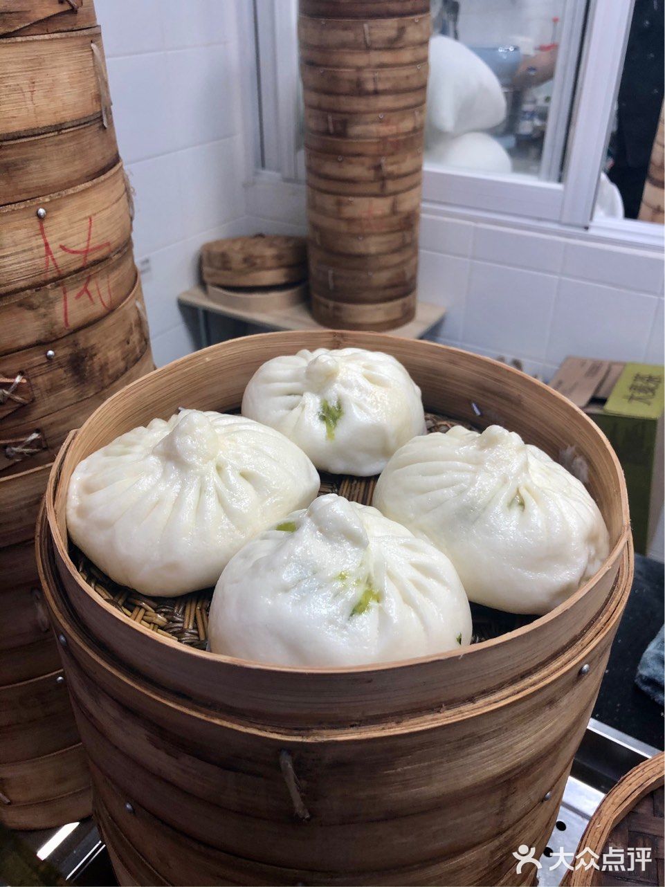 正宗上海味道的包子特别是菜包菜包菜是甜甜的味道